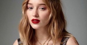 Phoebe Dynevor นักแสดงสาวจากซีรีส์ Bridgerton ขึ้นแท่นแบรนด์แอมบาสเดอร์ของ Sunday Riley