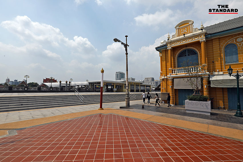 Tha Chang Pier