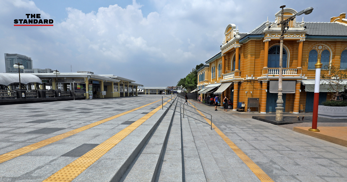 Tha Chang Pier