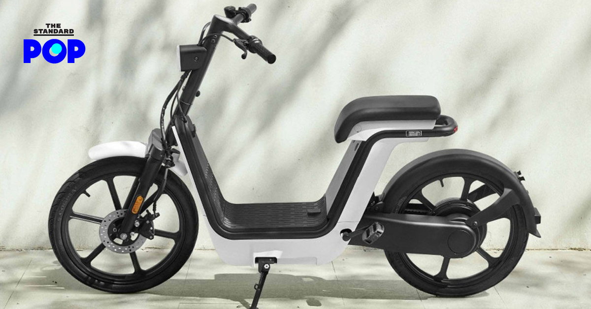 無印良品はホンダと提携して、人間工学に基づいたシンプルなデザインの電動自転車を発売しますが、1 か所にしか座ることができません