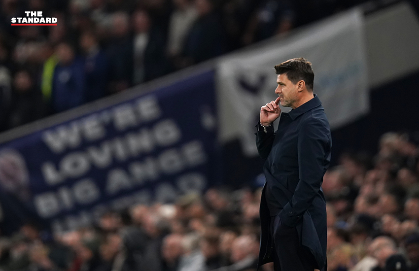 Mauricio Pochettino ชี้นิ้วไปที่ปากของเขา