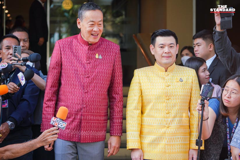 เศรษฐา นำ ครม. ใส่ผ้าไทยลายขอ พระราชทานเจ้าฟ้าสิริวัณณวรีฯ