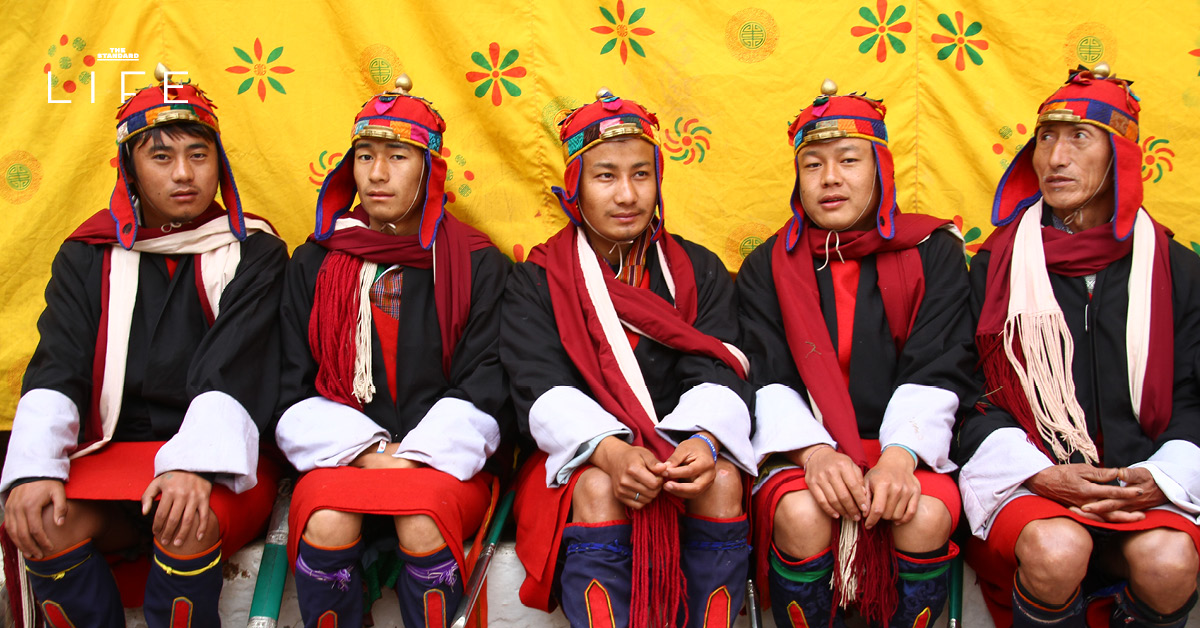 Бутан группа. Сборная бутана. Народные праздники в бутане.