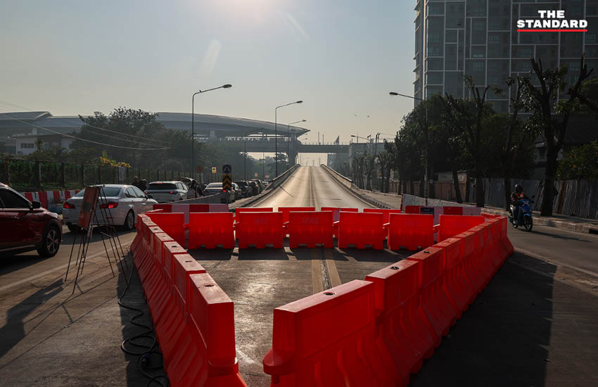 ปิดสะพานข้ามถนนจรัญสนิทวงศ์ 