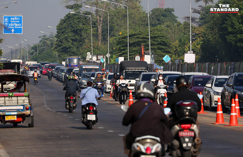 ปิดสะพานข้ามถนนจรัญสนิทวงศ์ 