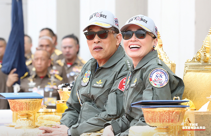 ‘ในหลวง-พระราชินี’ เสด็จฯ ทอดพระเนตร Air Show ในโอกาสครบ 88 ปี กองทัพอากาศ 