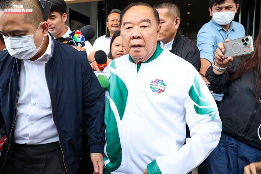 ประวิตรโชว์ฟิตหลังลื่นตกบันไดวัดโพธิ์ เตรียมเข้าสภาพิจารณางบ 69