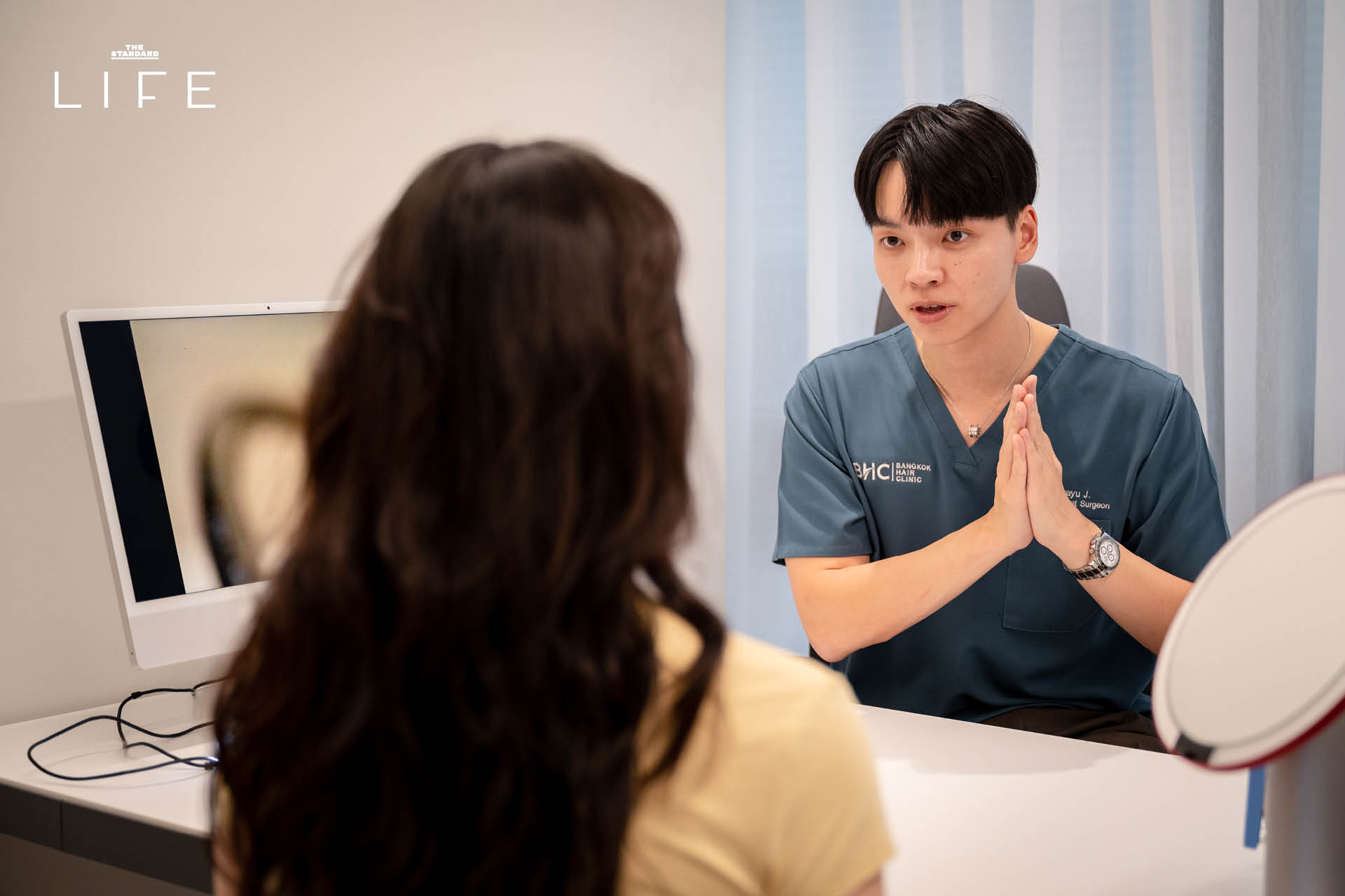 หมอเชิ้ต ผู้เชี่ยวชาญผมร่วงและผมบางชื่อดังในโซเชียล