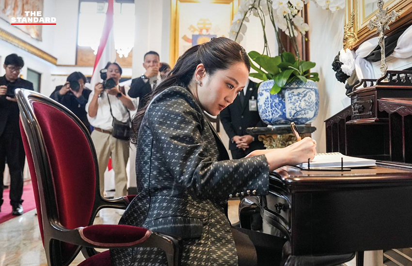 นายกฯ ลงนามไว้อาลัยแด่สมเด็จพระสันตะปาปาฟรานซิส ณ สถานทูตวาติกัน

