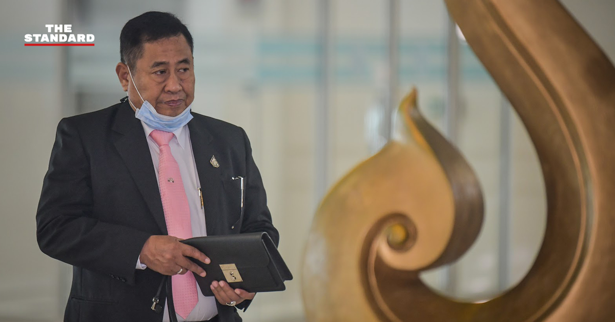 ณฐพร โตประยูร อดีตผู้ตรวจการแผ่นดิน เข้าพบอัยการคดีพิเศษ 4 เพื่อขอเลื่อนการสั่งฟ้องคดีฟอกเงินคลองจั่น