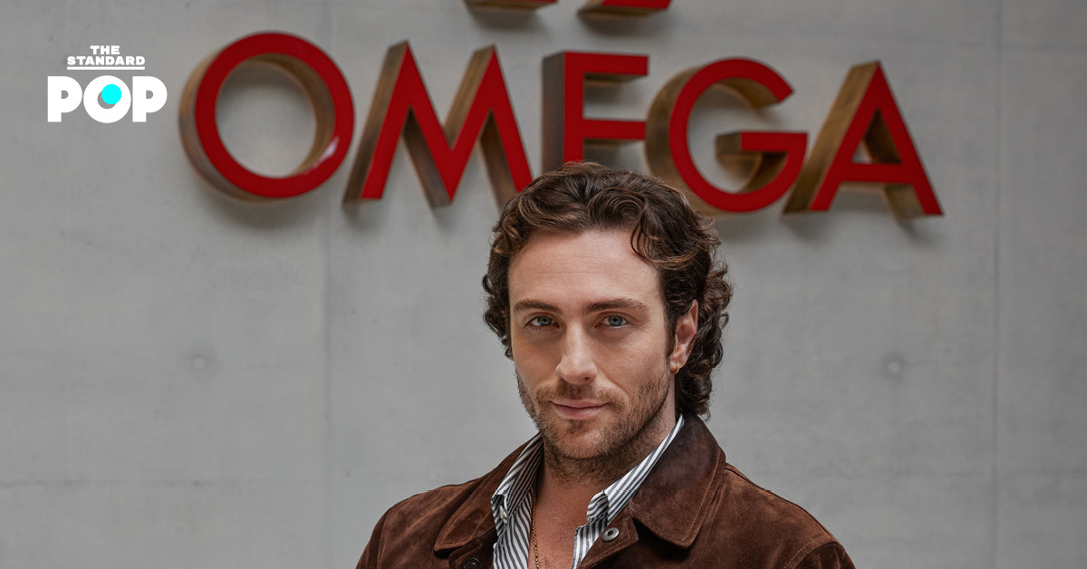 Aaron Taylor-Johnson เยี่ยมชมสำนักงานใหญ่ OMEGA ที่เมือง Biel ประเทศสวิตเซอร์แลนด์