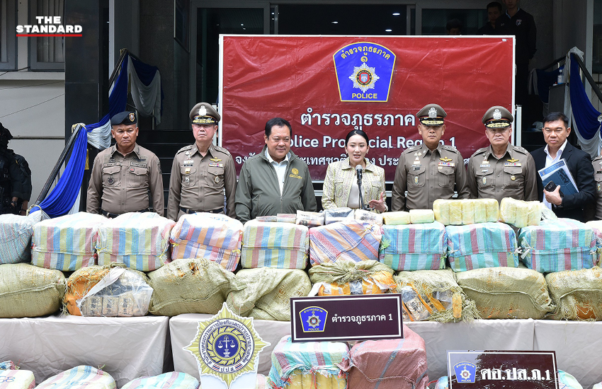 นายกรัฐมนตรีแพทองธาร ชินวัตร พร้อมผู้บัญชาการตำรวจแห่งชาติ แถลงข่าวการจับกุมยาเสพติดล็อตใหญ่ ยึดยาบ้า 8.7 ล้านเม็ด และไอซ์ 720 กิโลกรัม ที่จังหวัดพระนครศรีอยุธยา