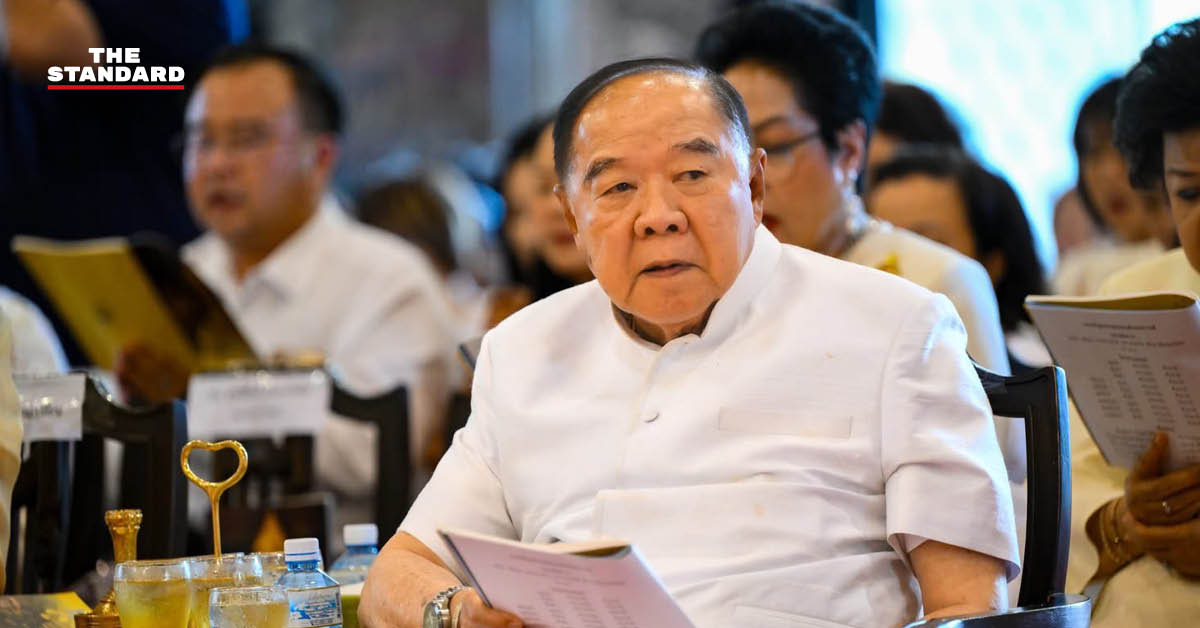 พล.อ. ประวิตร วงษ์สุวรรณ ร่วมพิธีเจริญพระพุทธมนต์ที่วัดโพธิ์