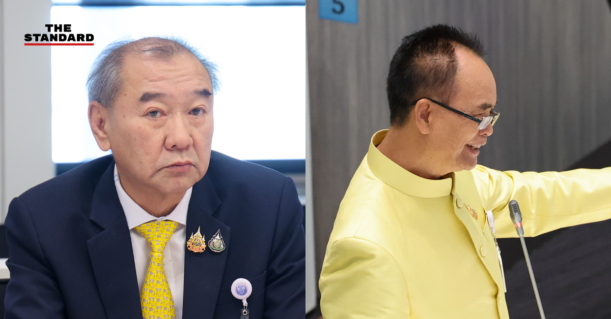 สมาชิกวุฒิสภาแถลงข่าวกรณีมติแพทยสภาชั้น 14 ภายในอาคารรัฐสภา