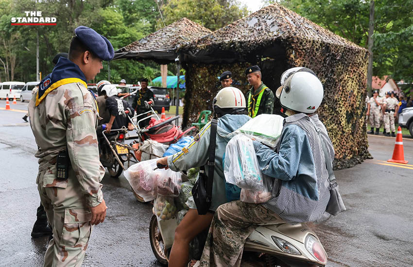 เจ้าหน้าที่ฝ่ายความมั่นคงที่ฐานปฏิบัติการกองกำลังสุรนารี 
อำเภอกาบเชิง จังหวัดสุรินทร์ตรวจเข้ม 
