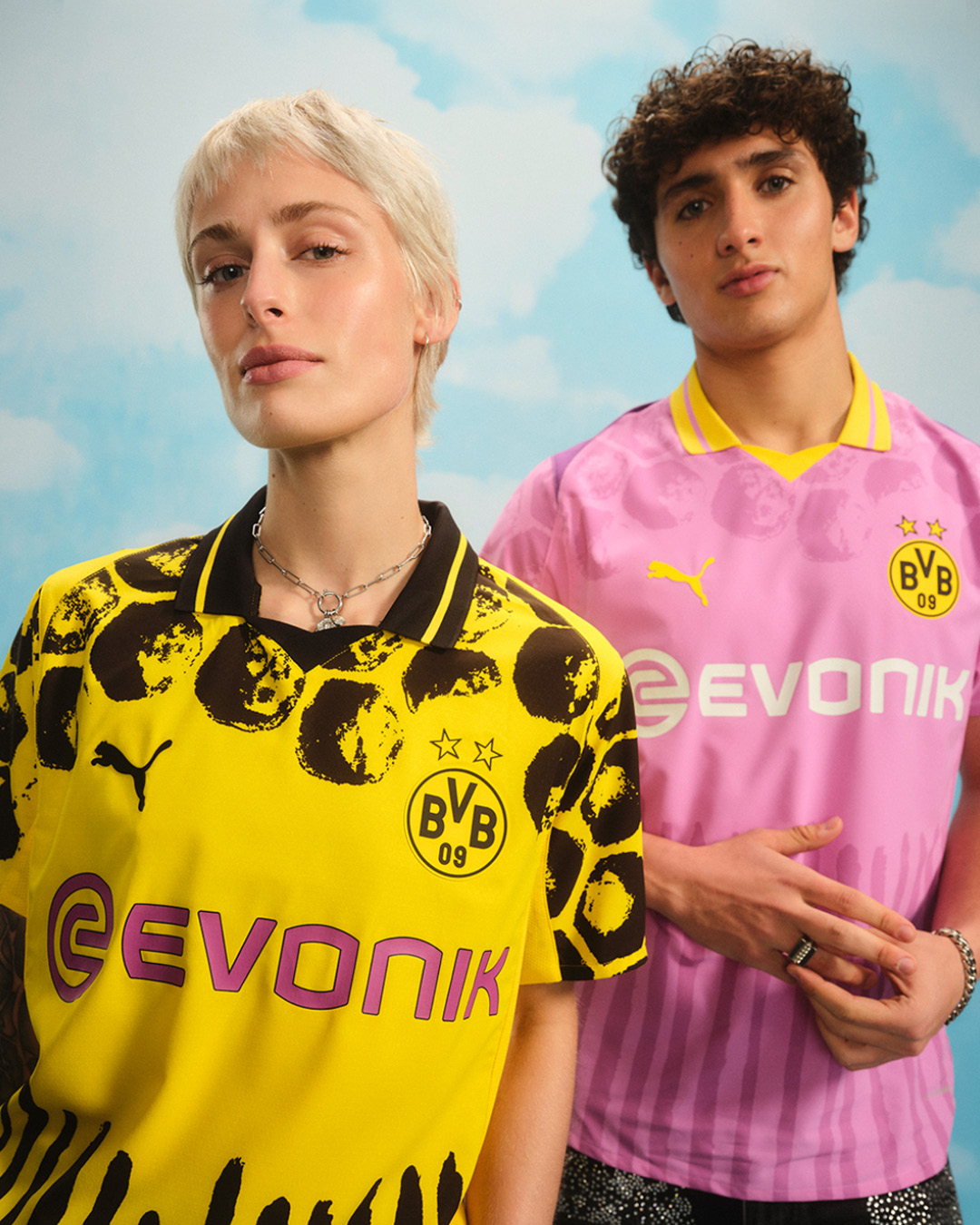 เสื้อแข่งฟุตบอล PUMA x KidSuper ของสโมสรต่างๆ
