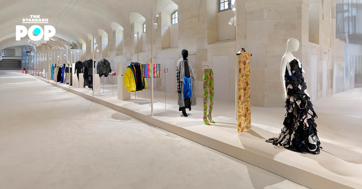 นิทรรศการ Balenciaga by Demna จัดแสดงผลงานครบรอบ 10 ปี ที่สำนักงานใหญ่ Kering กรุงปารีส