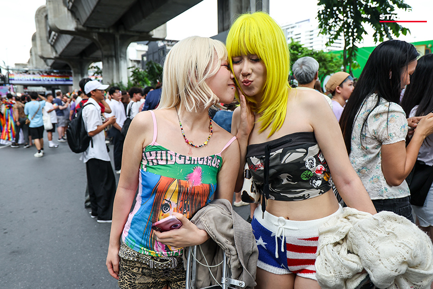 ขบวนพาเหรดสีรุ้งกลางกรุงเทพฯ ในงาน Bangkok Pride 2025