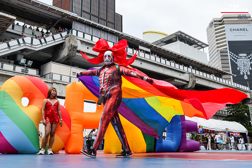ขบวนพาเหรดสีรุ้งกลางกรุงเทพฯ ในงาน Bangkok Pride 2025
