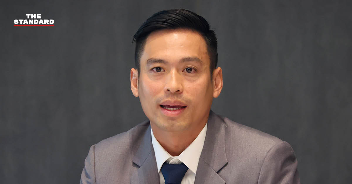 ภาพ กรวีร์ ปริศนานันทกุล ขณะให้สัมภาษณ์ พร้อมคำคมนิทาน “อย่าลืมว่าราชสีห์…ก็เคยต้องพึ่งหนู”
