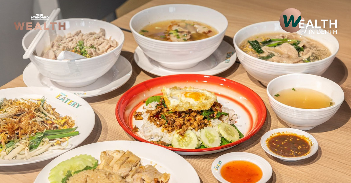 ลูกค้าเข้าคิวใช้บริการบุฟเฟต์ฟู้ดคอร์ตโลตัส 199 บาท ภายในสาขาหลัก