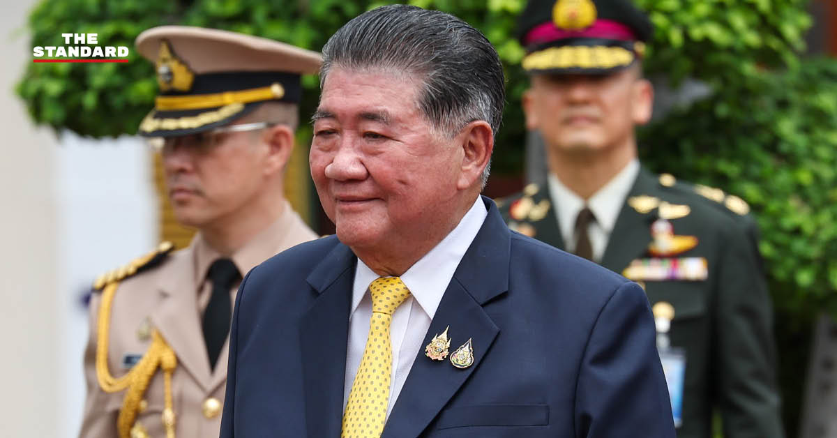 ภูมิธรรม เวชยชัย ให้สัมภาษณ์สื่อหลังชุมนุมรวมพลังแผ่นดิน ย้ำจุดยืนไม่สนับสนุนรัฐประหาร