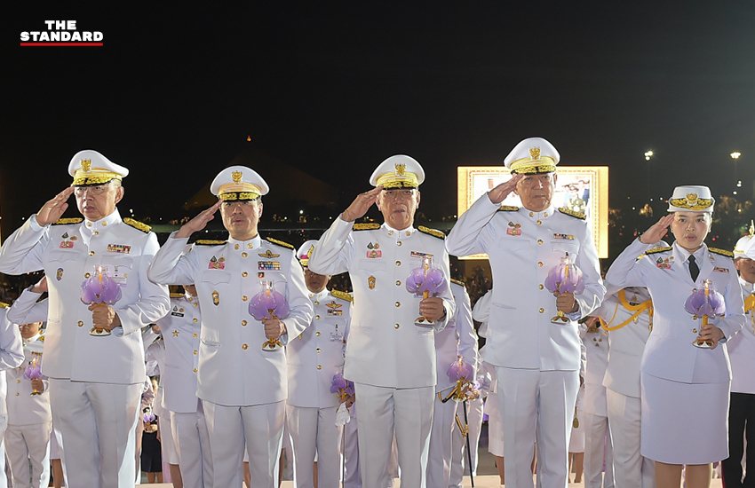 จุดเทียนถวายพระพรพระราชินี