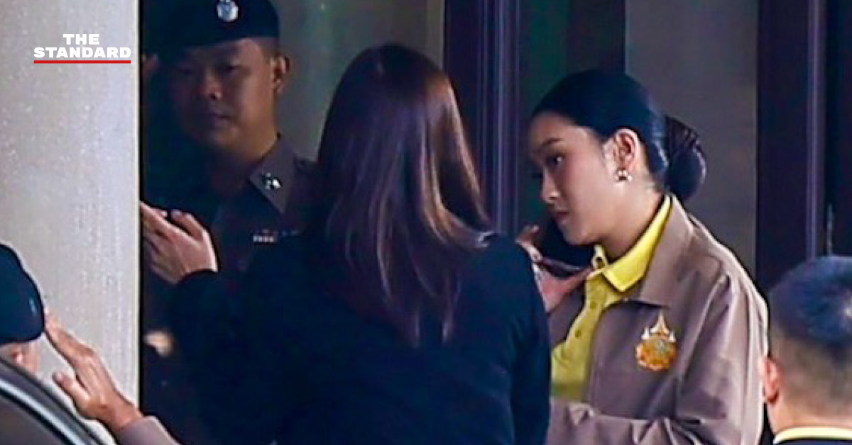 แพทองธาร ชินวัตร เดินทางเข้าทำเนียบรัฐบาลท่ามกลางสถานการณ์การเมืองตึงเครียด