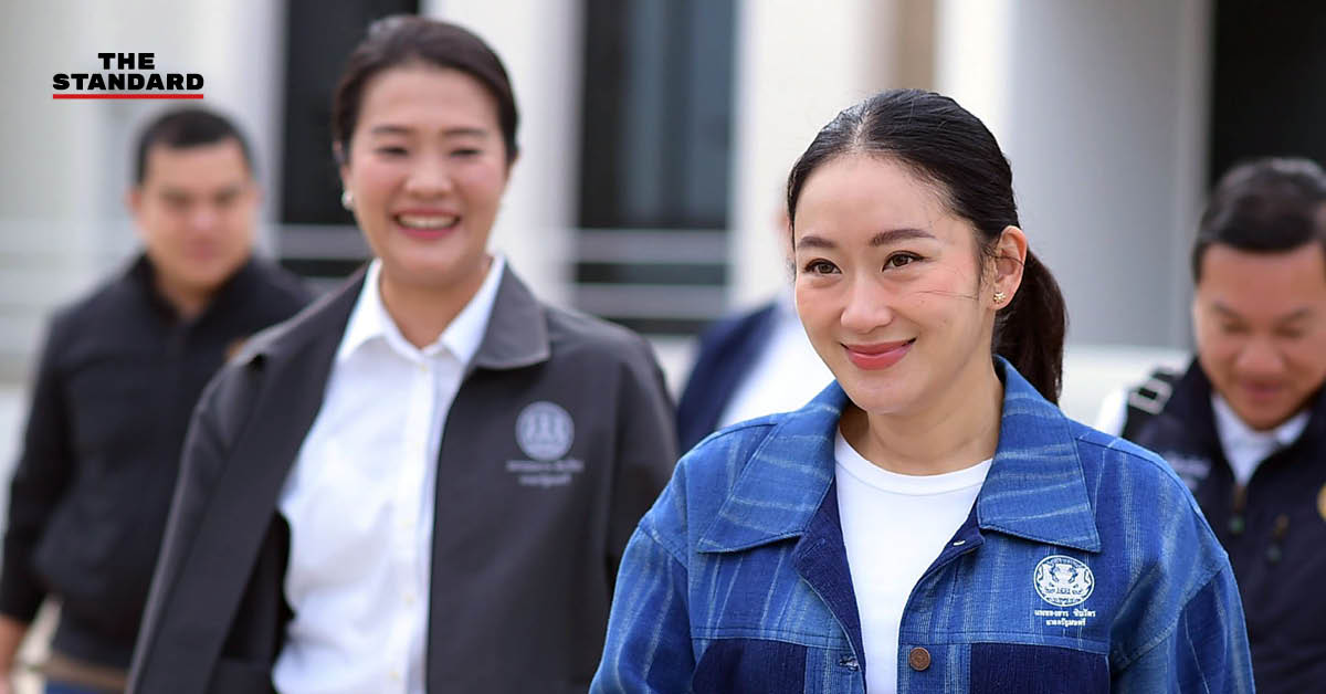 นายกรัฐมนตรีแพทองธาร ชินวัตร ปฏิเสธตอบสื่อเรื่องโผ ครม. ขณะเดินทางกลับจากภารกิจที่เชียงราย