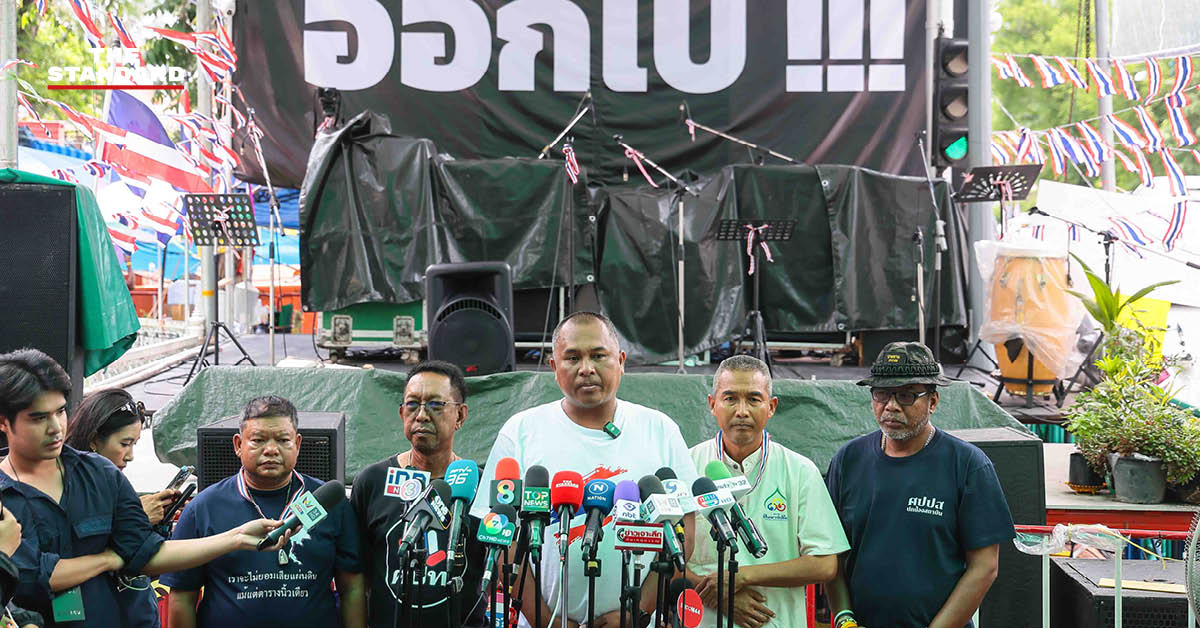พิชิต ไชยมงคล แถลงข่าวที่เวทีชุมนุม คปท. ใต้สะพานชมัยมรุเชฐ วันที่ 29 มิ.ย. ย้ำไม่หนุนรัฐประหาร