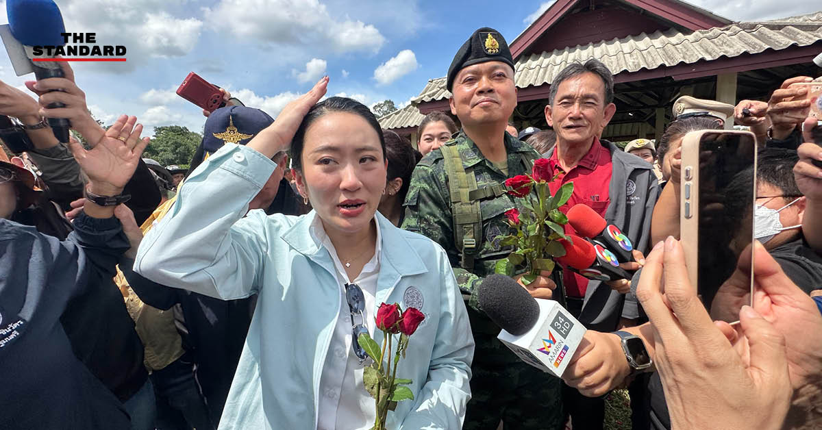 ไมค์กระแทกศีรษะนายกฯ