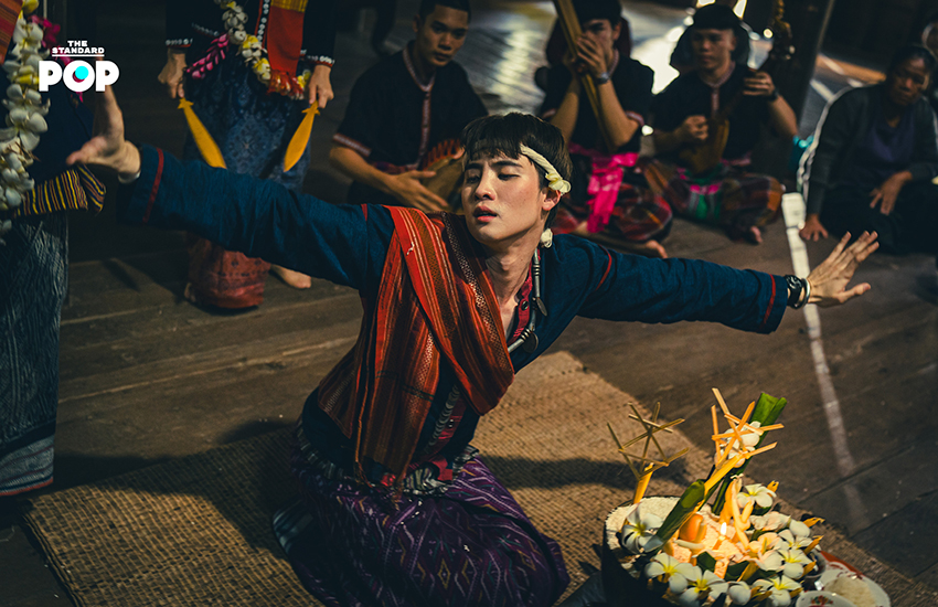ภาพนักแสดงจากหนัง “ท่าแร่” เจมส์ จิรายุ, มีน พีรวิชญ์, แพรวา ณิชาภัทร และ เอก ธเนศ ในภาพยนตร์สยองขวัญแนวพิธีกรรม