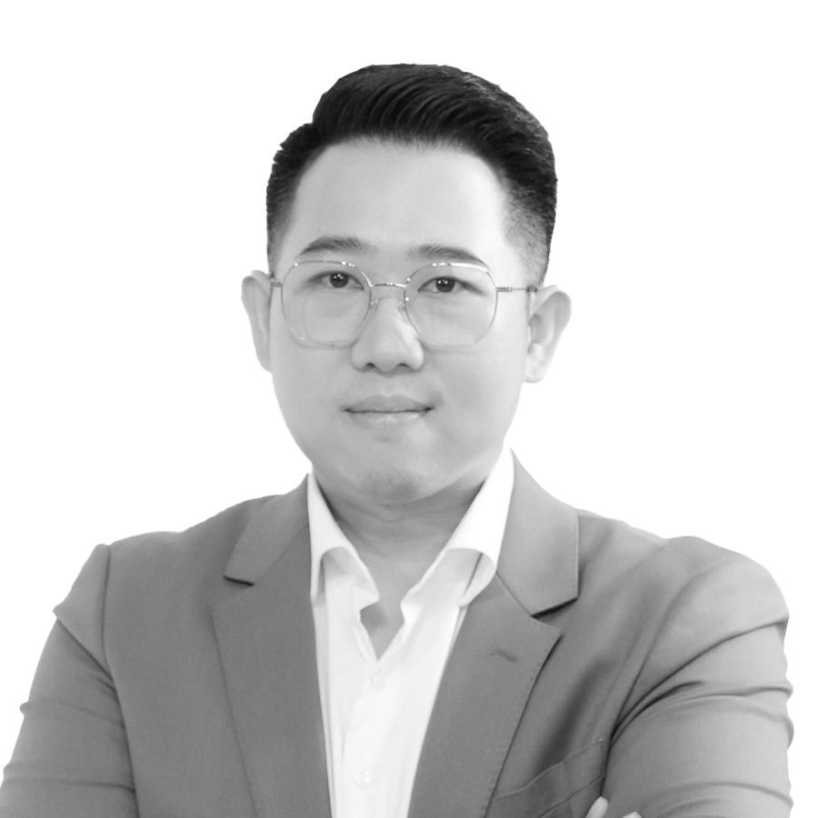 พงศธร
ลดาสุวรรณกุล 
