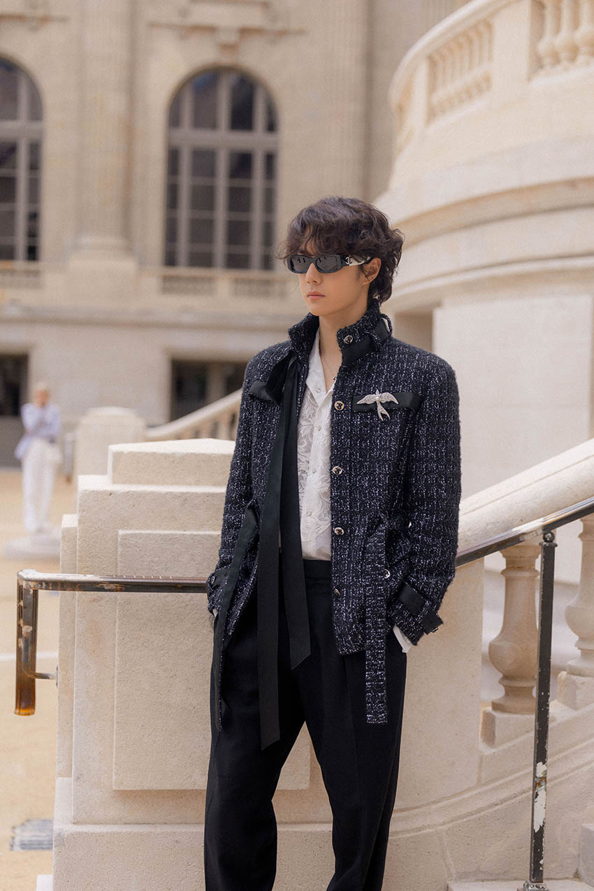 Wang Yibo ในลุค CHANEL Haute Couture ที่ Grand Palais