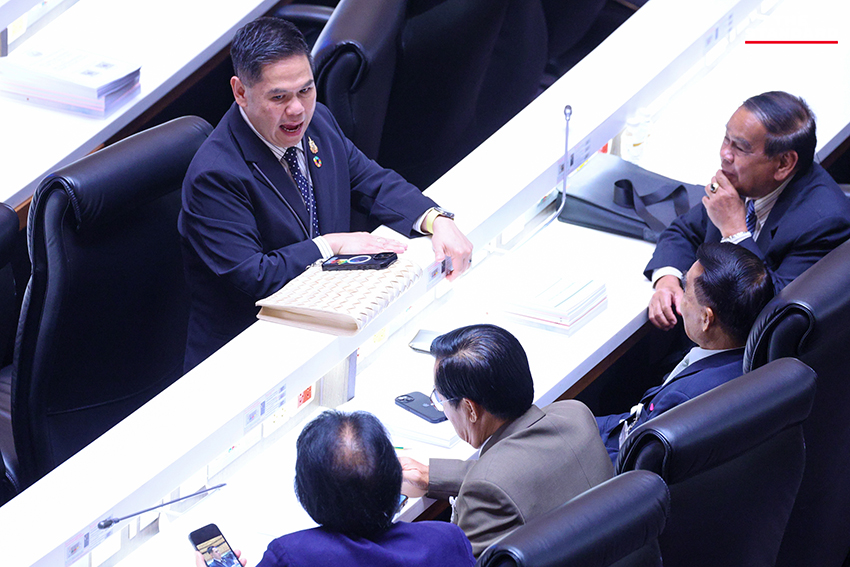 สภารับร่าง พ.ร.บ.สันติสุข ไม่รับร่างนิรโทษกรรม ม.112