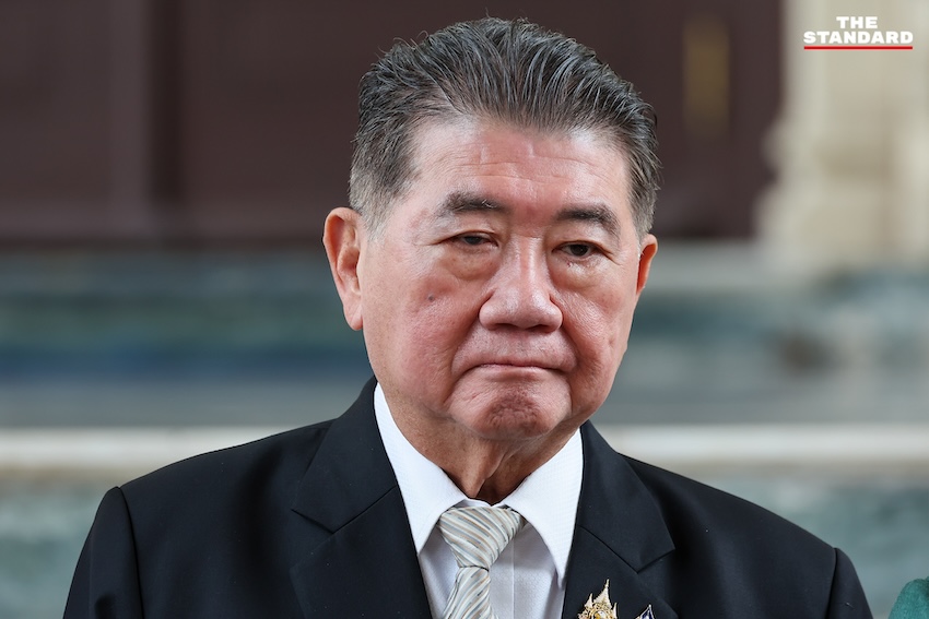 แพทองธารโบกมือลาทำเนียบฯ หลังแถลงสื่อ น้อมรับคำสั่งศาล ย้ำทำเพื่อประเทศชาติ