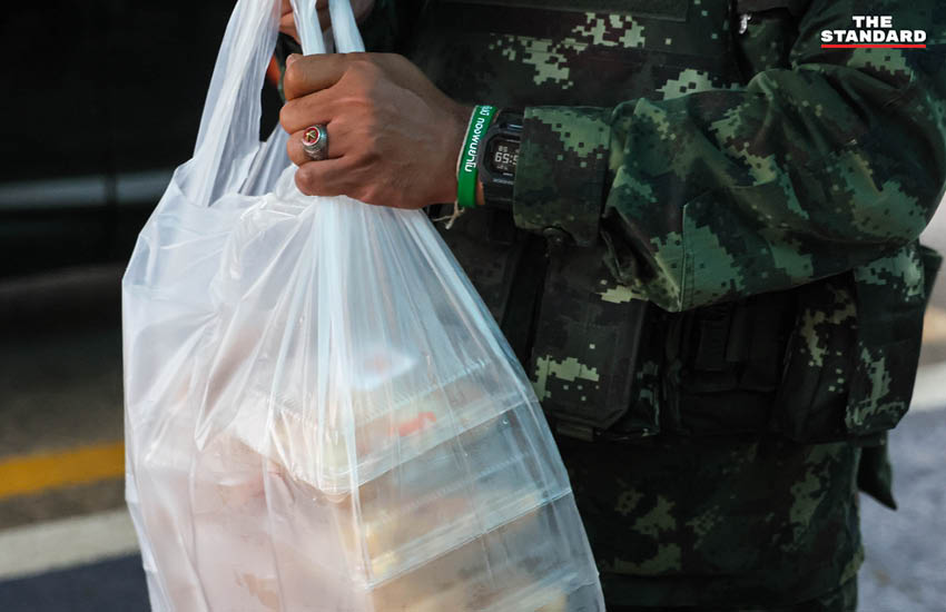 คนไทยศรีสะเกษส่งอาหาร-กำลังใจแนวชายแดน