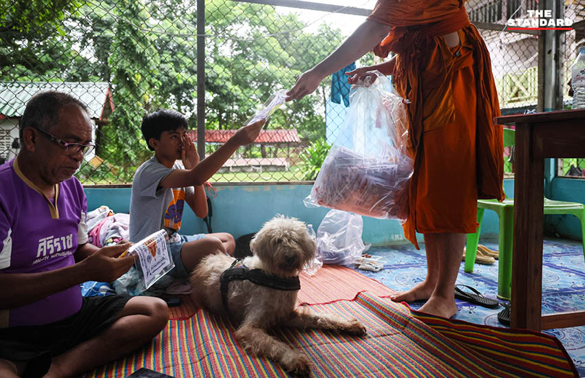 พระสงฆ์ลงพื้นที่ศูนย์อพยพชายแดน

