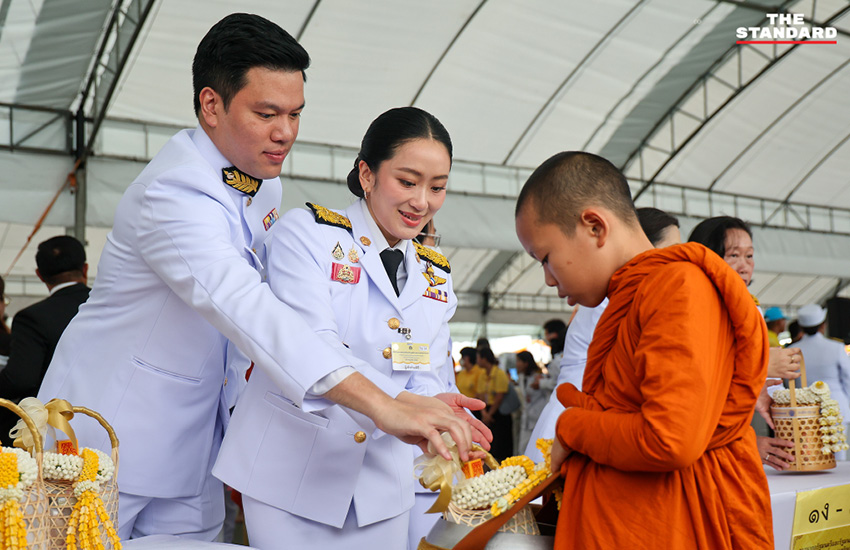 พิธีตักบาตรวันเฉลิมพระชนมพรรษา 28 กรกฎาคม ณ ท้องสนามหลวง