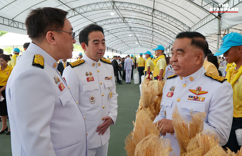 พิธีตักบาตรวันเฉลิมพระชนมพรรษา 28 กรกฎาคม ณ ท้องสนามหลวง