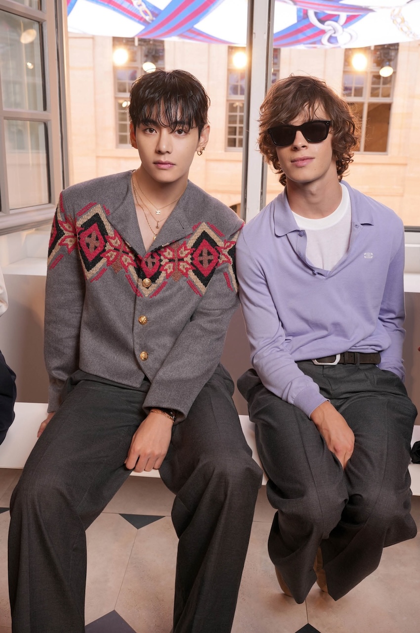 V BTS ปรากฏตัวในแฟชั่นโชว์ CELINE Spring 2026