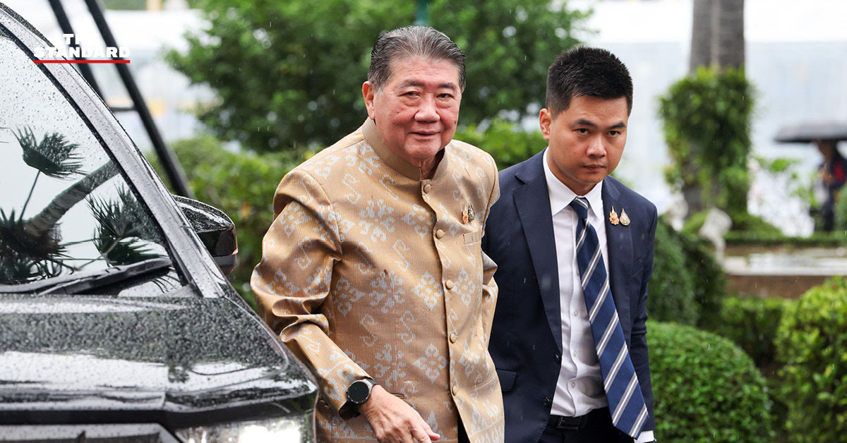 เลื่อนประชุม ครม.