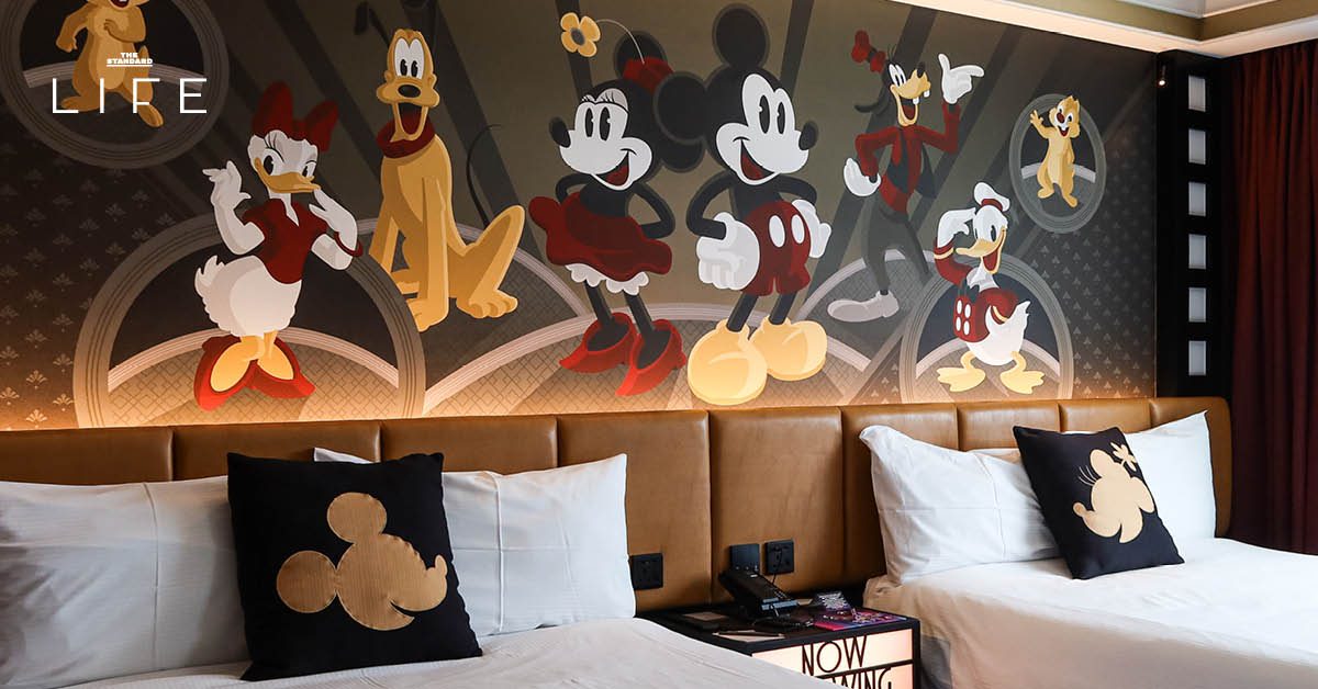 บรรยากาศ Disney’s Hollywood Hotel ฮ่องกง พร้อมตัวละครดิสนีย์และของที่ระลึกฉลองครบรอบ 20 ปี
