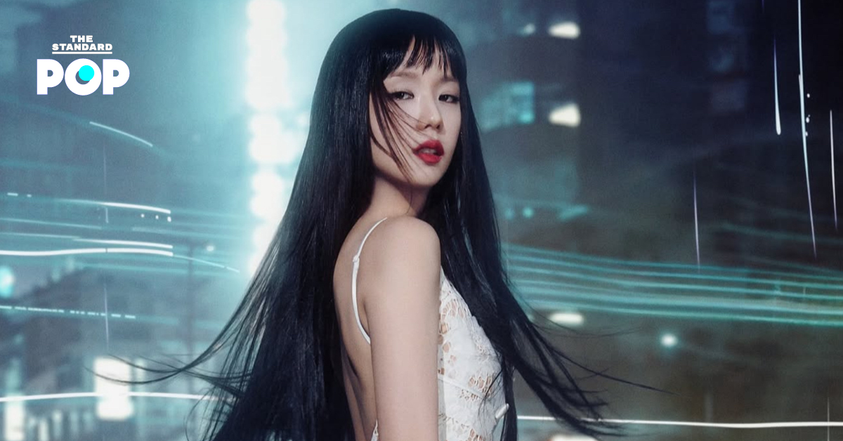 JISOO ในแคมเปญ Self-Portrait คอลเล็กชัน Fall/Winter 2025 พร้อมลุคสุดล้ำและภาพเมืองที่สร้างด้วย AI
