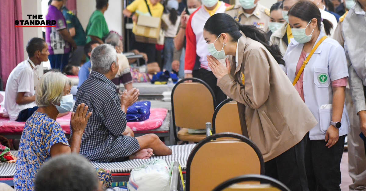 แพทองธารและคณะรัฐมนตรีเยี่ยมศูนย์พักพิงผู้ประสบภัยที่จังหวัดสุรินทร์