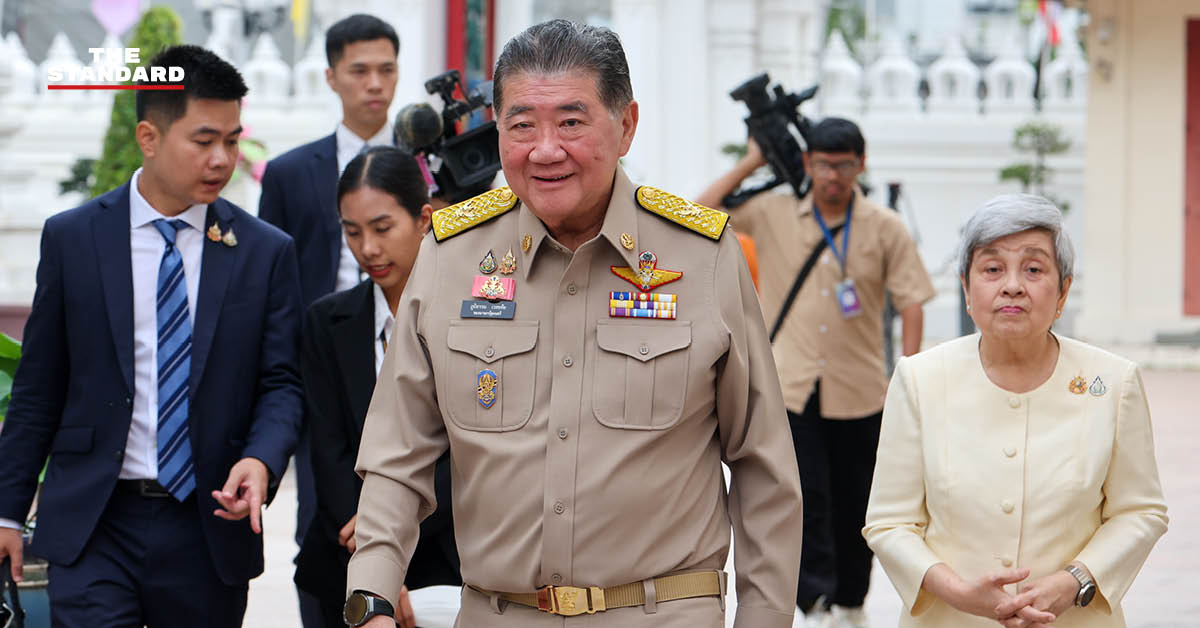 ภูมิธรรม เวชยชัย และภริยา ถวายเครื่องสักการะสมเด็จพระสังฆราช ณ วัดราชบพิธ เนื่องในวันเข้าพรรษา 2568
