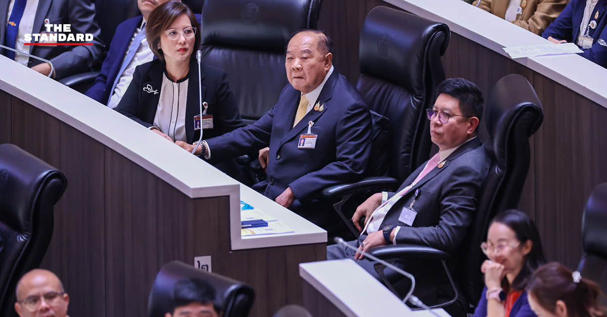 อัคร ทองใจสด รองโฆษกพลังประชารัฐ แถลงข่าวยืนยันไม่รับร่าง พ.ร.บ.นิรโทษกรรมทุกร่างในการพิจารณาสภา