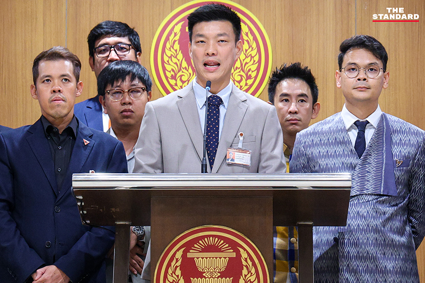 ฝ่ายค้านแถลงข่าว ปิดสภา