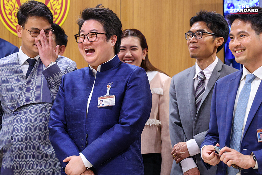 ฝ่ายค้านแถลงข่าว ปิดสภา