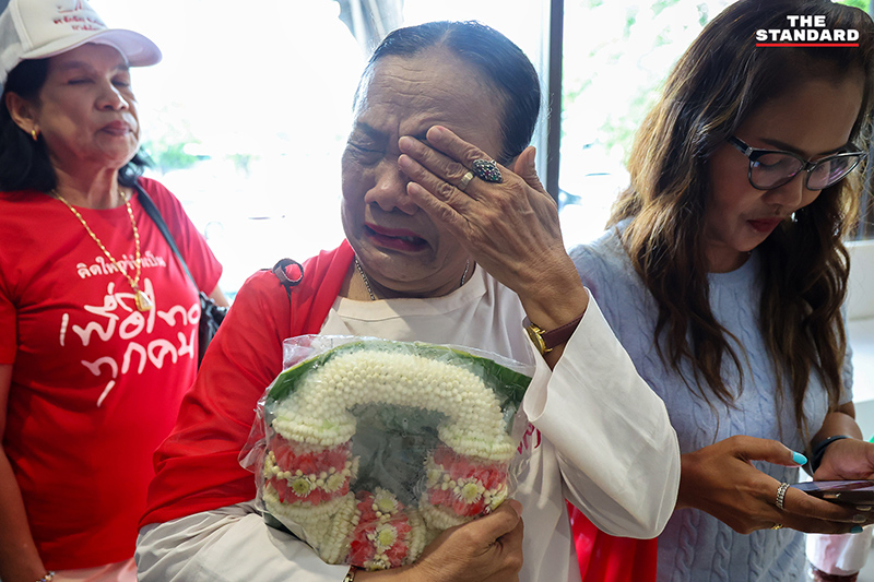 มวลชนคนเสื้อแดง พรรคเพื่อไทย